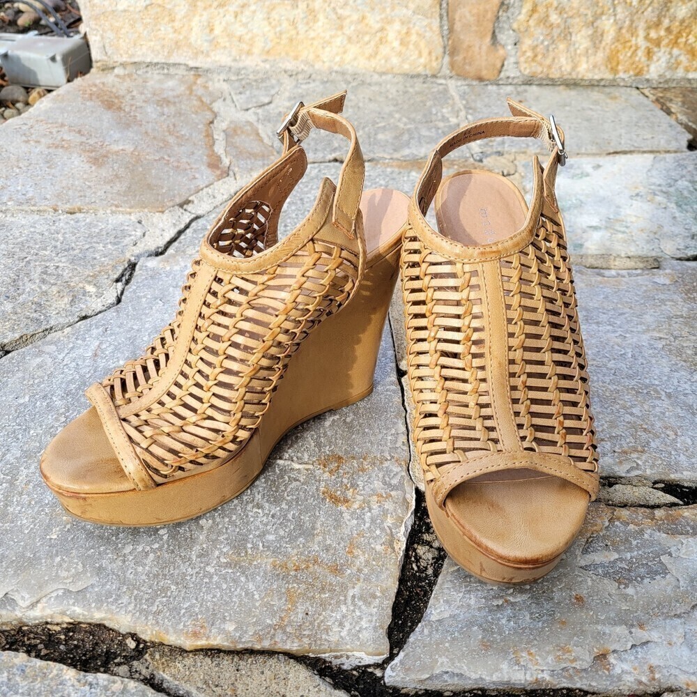 Madden Girl Tan Basket Woven Net Open Toe Chaarade Wedge Heels Shoes Size 6.5